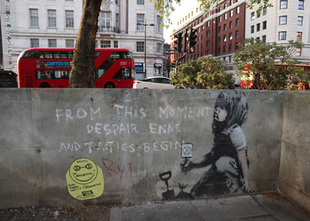 バンクシー作 地球温暖化対策のグラフィティ登場 Onlineジャーニー