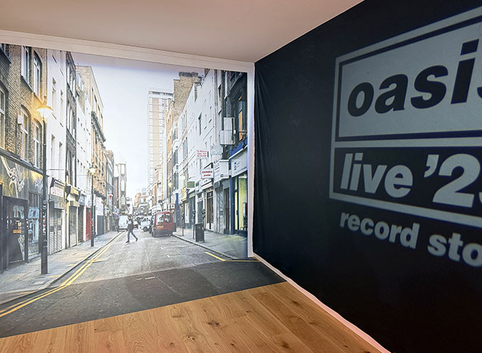 16年ぶり再結成 OASISファンストア in London - Onlineジャーニー