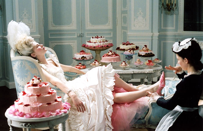 V&Aで開催中、永遠のファッション・アイコン マリー・アントワネット