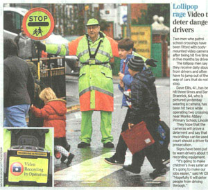 11 27 横断歩道はキケン みどりのおじさんたちの自衛策はコレ Onlineジャーニー 11 27 横断歩道はキケン みどりのおじさんたちの自衛策はコレ Onlineジャーニー